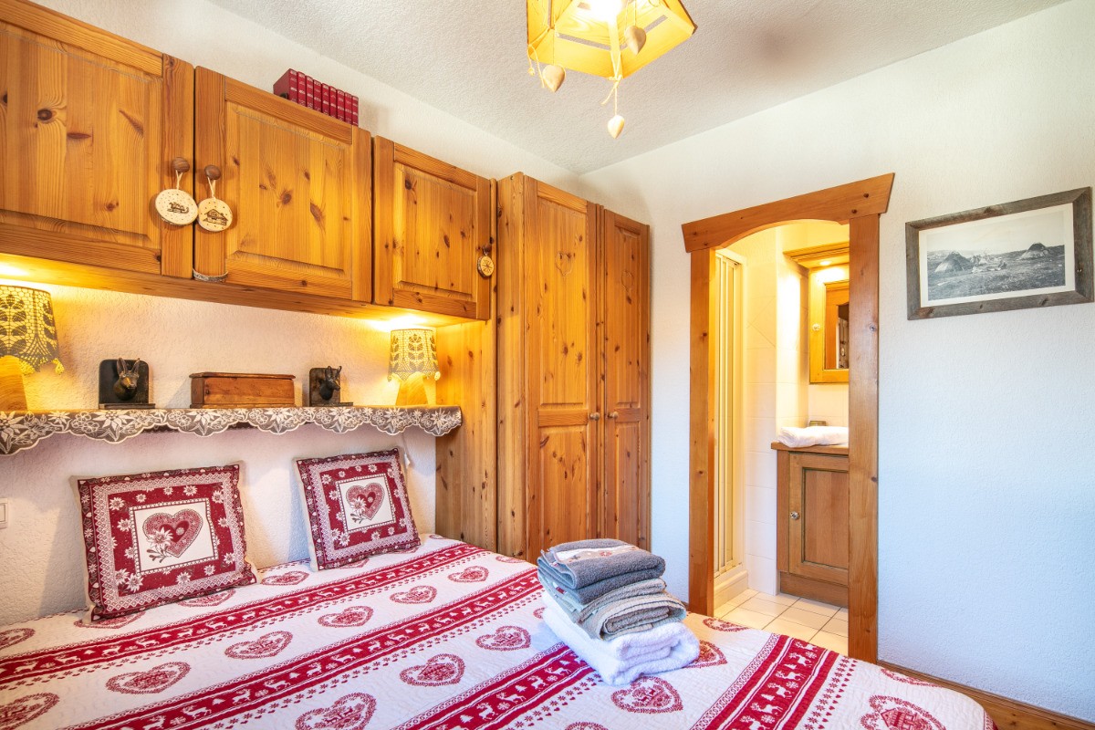 Notre chambre parentale avec sa salle d'eau privative