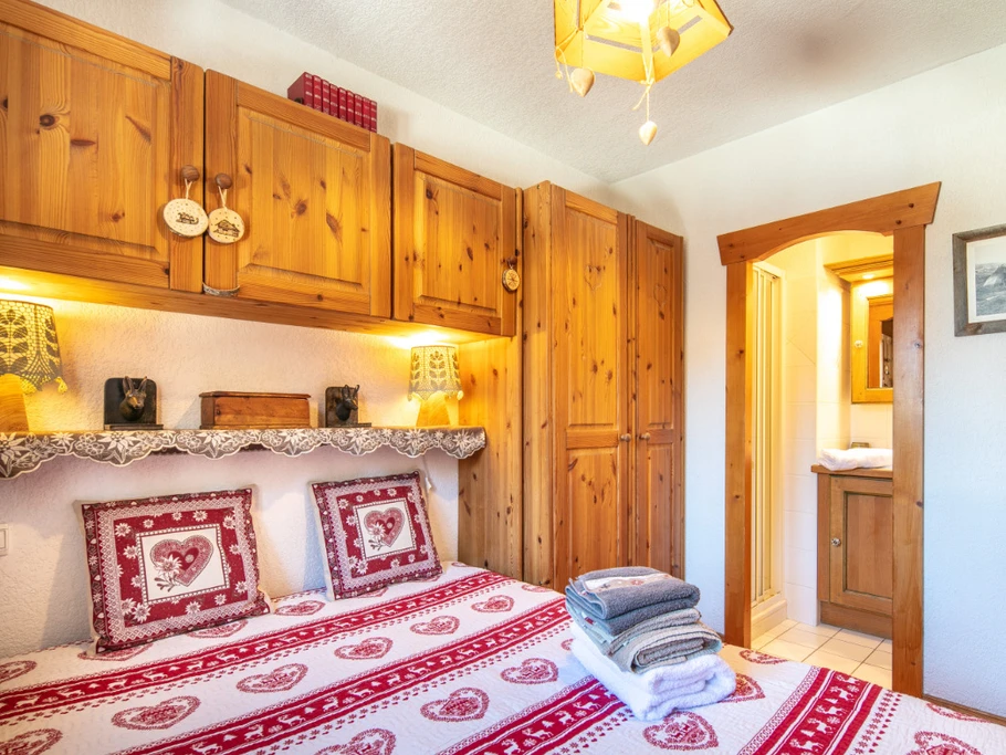 Notre chambre parentale avec sa salle d'eau privative