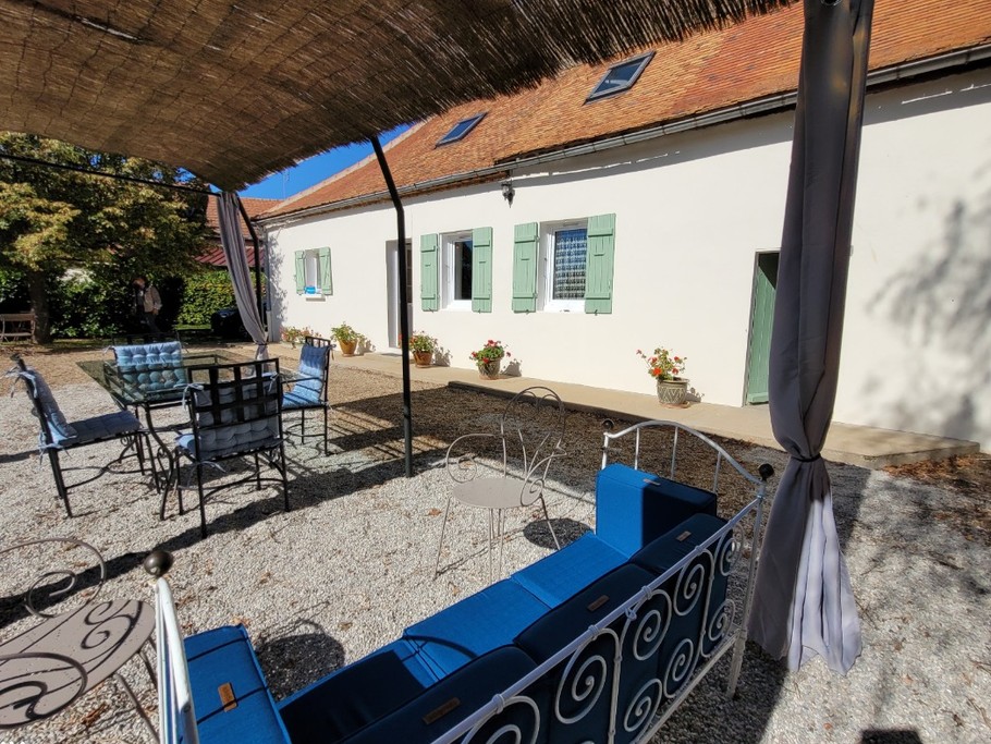 a l'ombre de la pergola