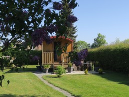 private space, garden furniture area