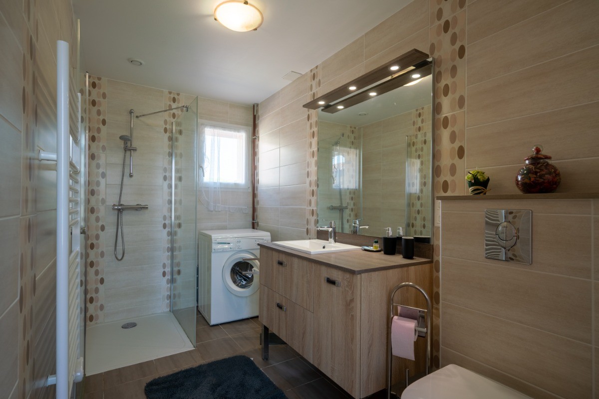 Gite Le Courlis, salle de douche chambre triple