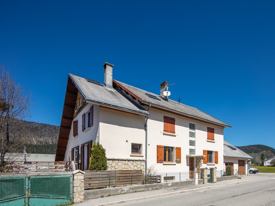 on the ground floor of the Ptits Loups gîte