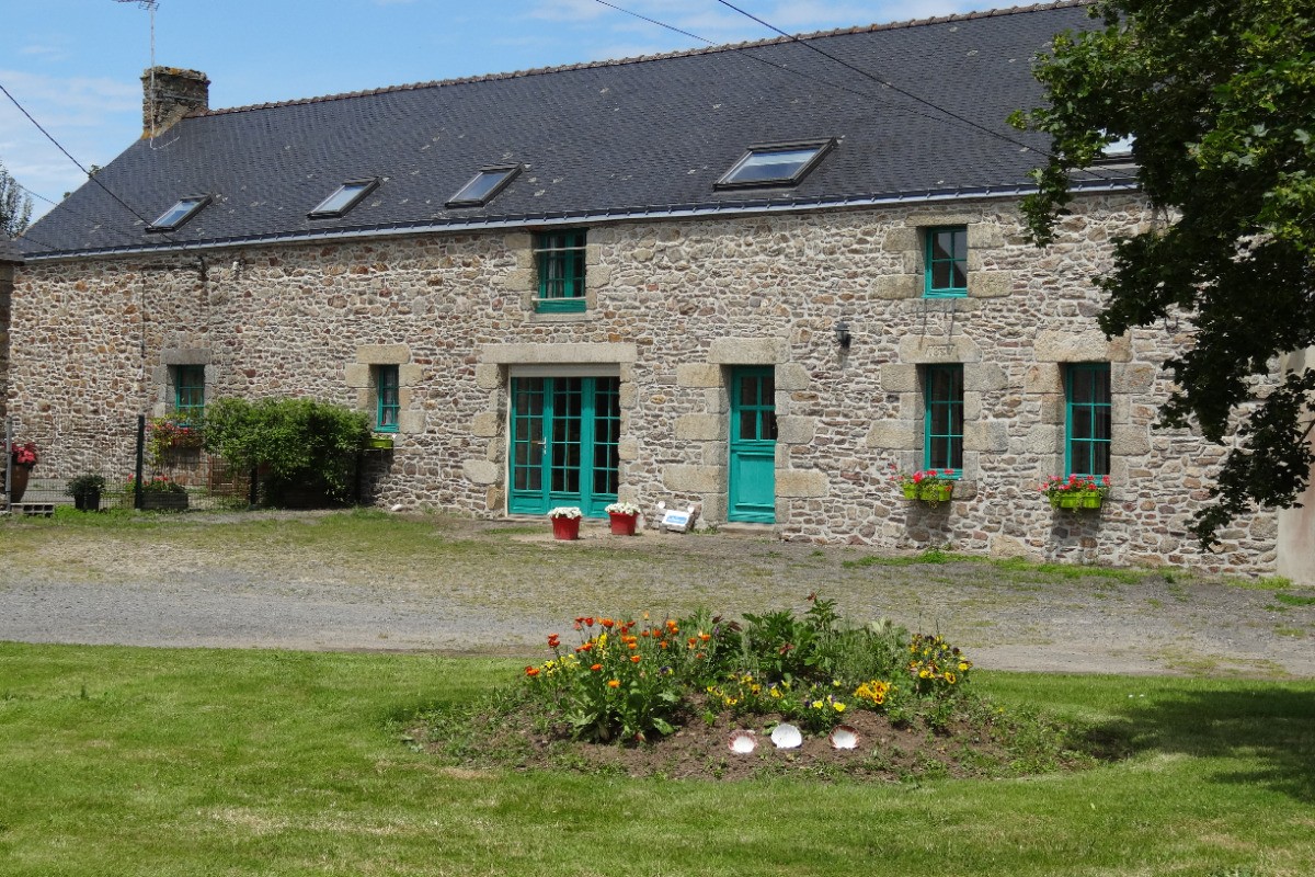LONGERE DE KERAVELO