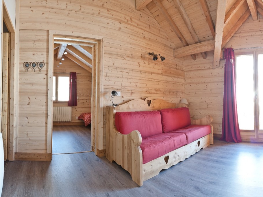 Chambre 5 "suite parentale" avec accès à la chambre 6, à la salle de bain et à la terrasse.
Bedroom 5 "master suite" with access to bedroom 6, bathroom and terrace.