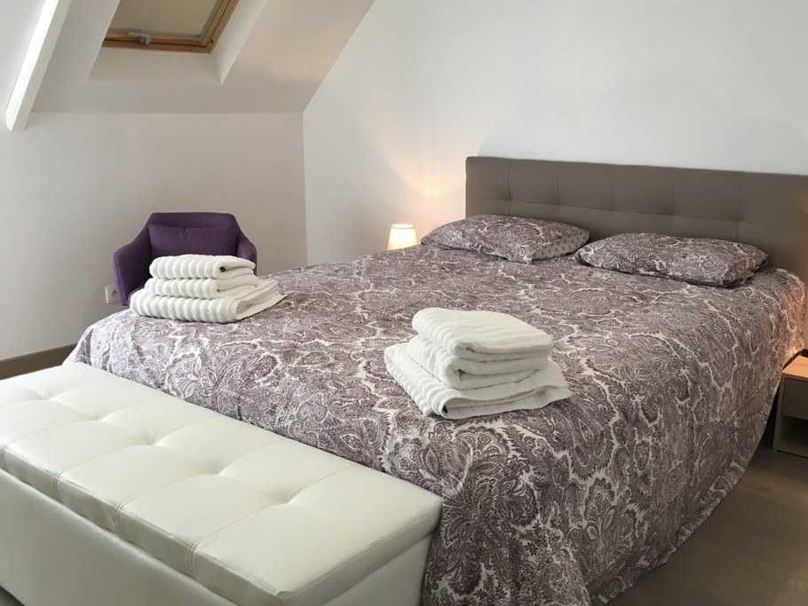 Location Drouin, Paimpol, espace intérieur, Etage, chambre avec lit de 160*200