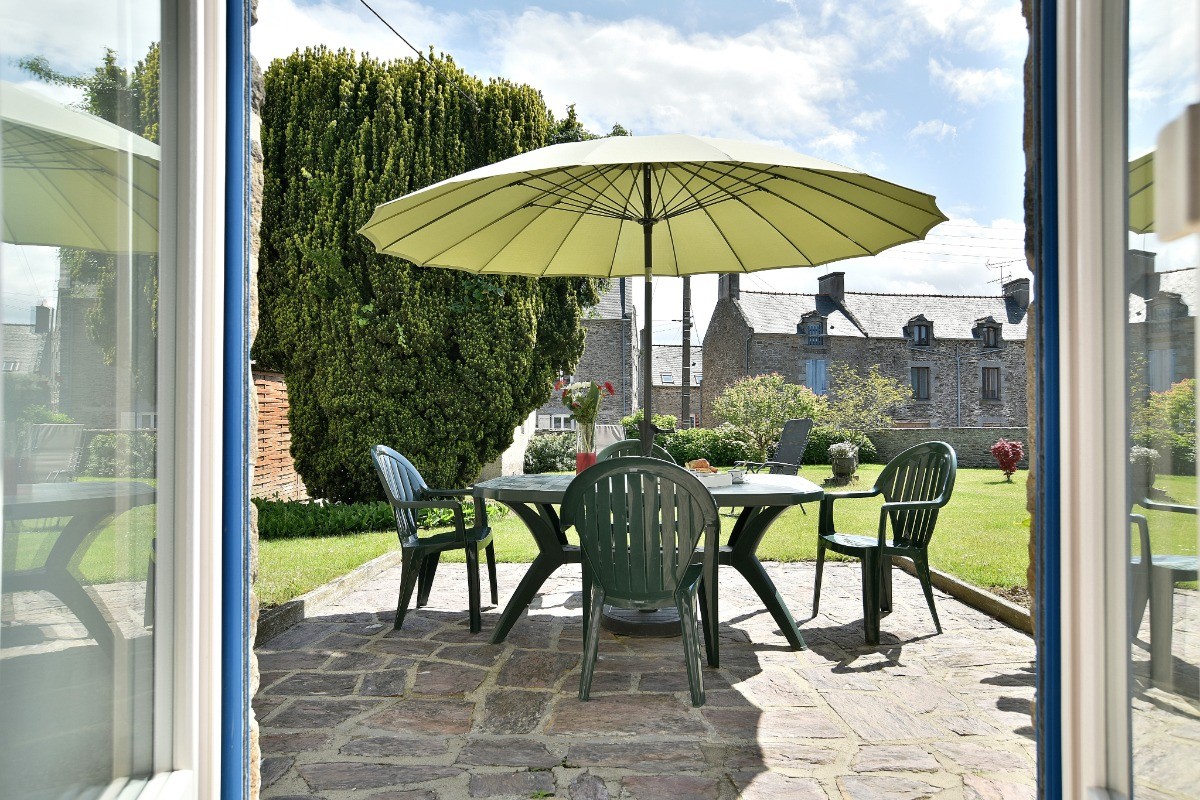 Vue vers le jardin du salon