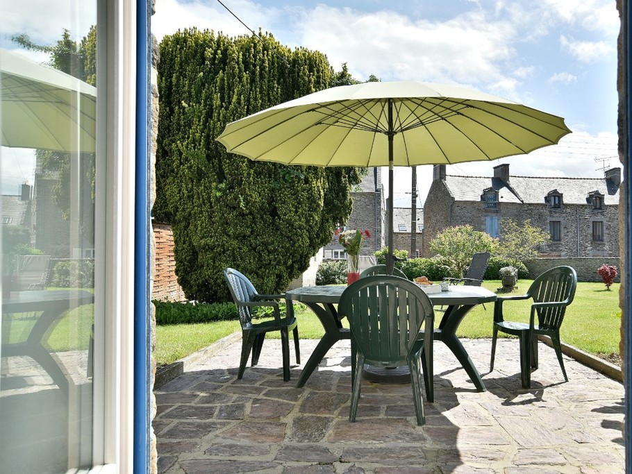 Vue vers le jardin du salon