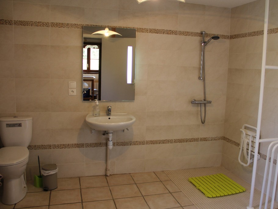 Salle de Bain personne à Mobilité réduite