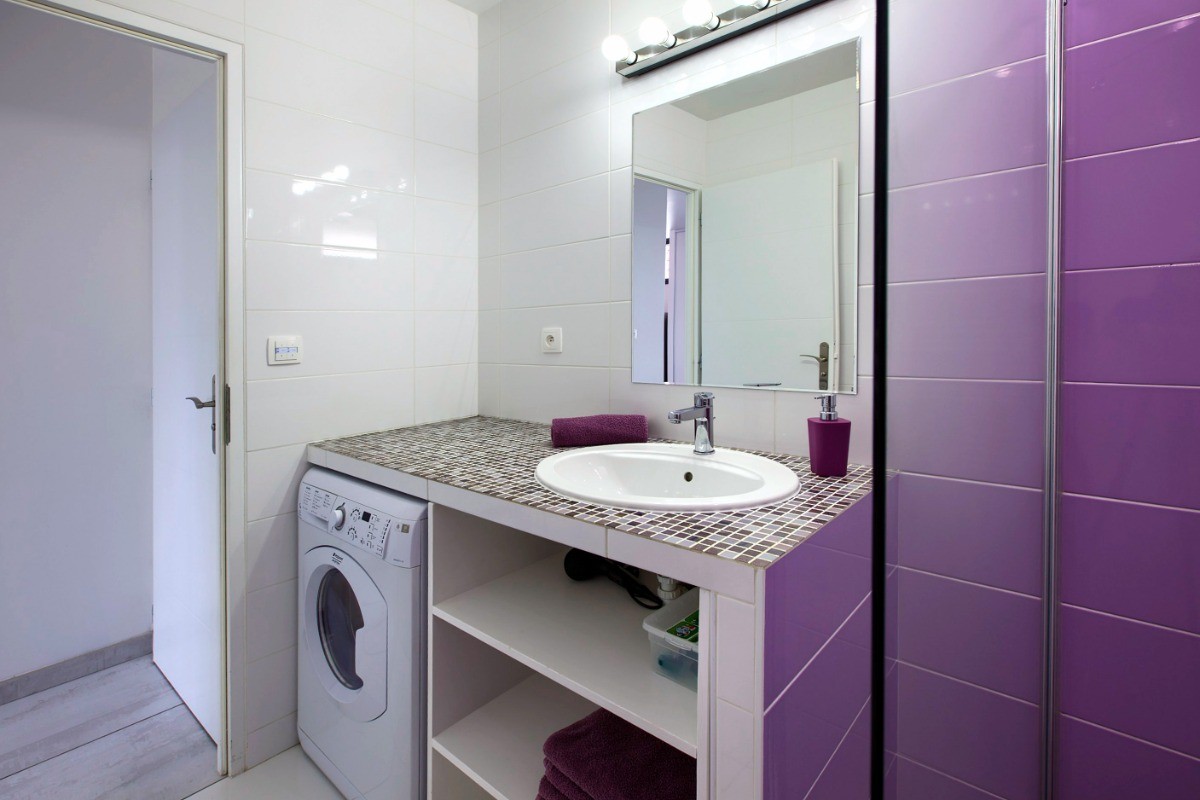 Salle d'eau : rangements, lave-linge