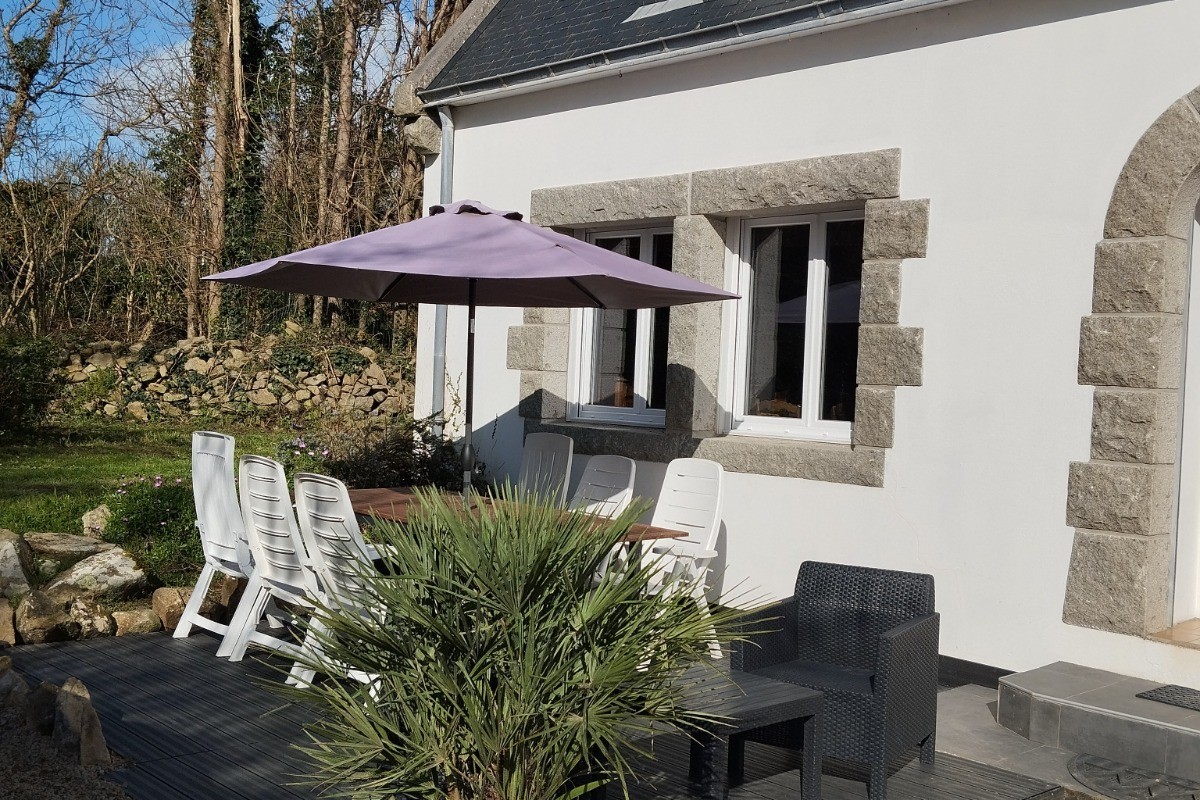 terrace in front of the house to the south