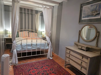 1ère chambre Mimosa Cottage à Castelsarrasin – Gîte de caractère avec piscine privée