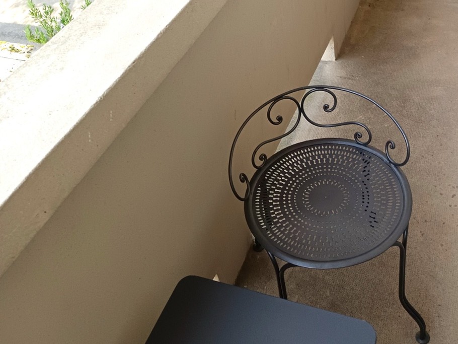 Balcon cuisine petit mobilier vue parc coté Aubry