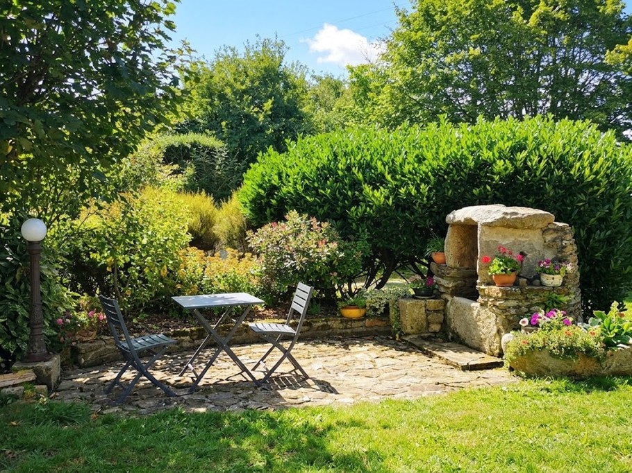 private outdoor area attached to the studio