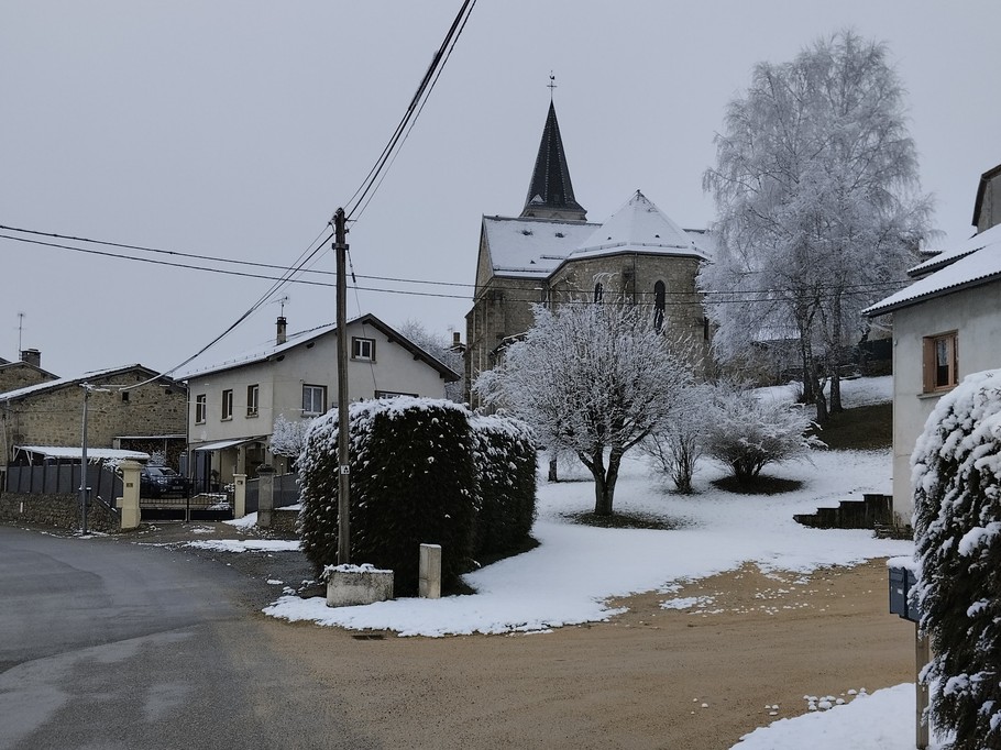 Chez Nelly - Gîte 2 personnes à Arconsat, Puy de Dôme, Auvergne : Le village en hiver