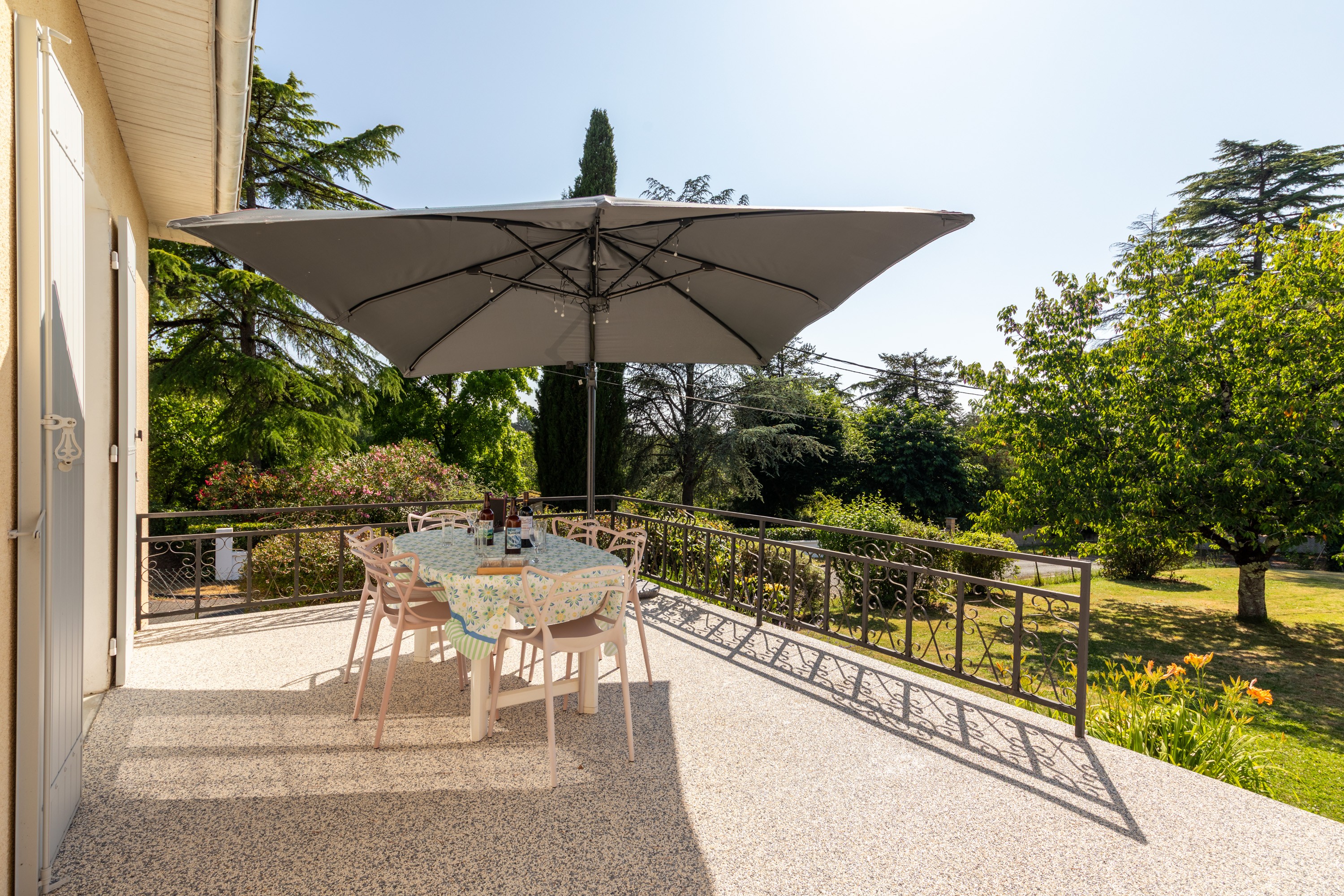 Grande Terrasse ensoleillée