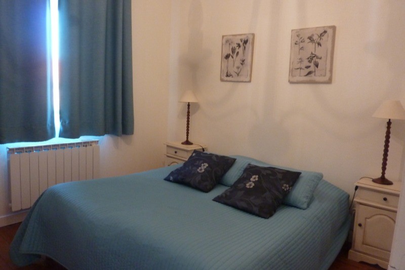 UNE CHAMBRE  LIT 160CM