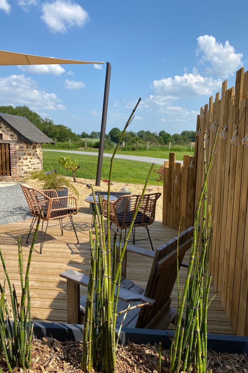 Terrasse privative avec vue sans vis à vis pleine nature. Détente et calme assurés
