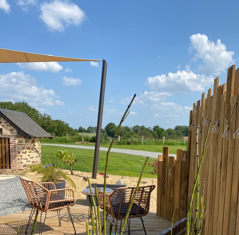Terrasse privative avec vue sans vis à vis pleine nature. Détente et calme assurés