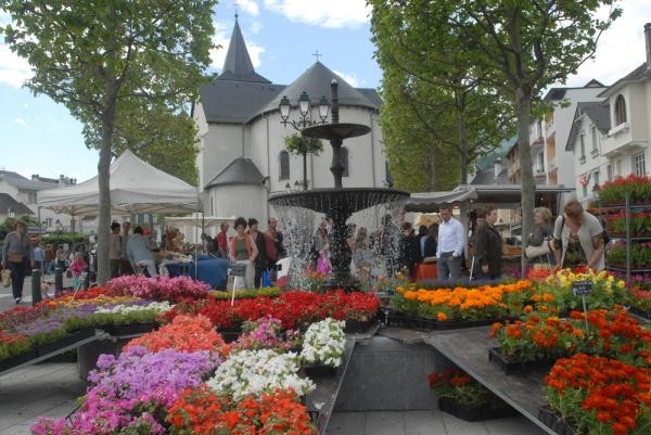 Argelés Gazost, Place du Marché aux Fleurs.