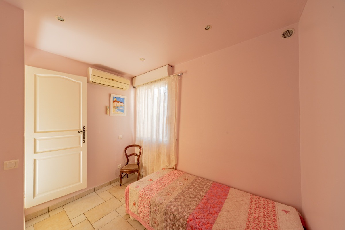 Chambre 1 personne rez de chaussée