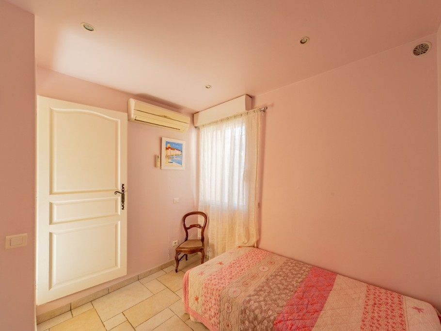 Chambre 1 personne rez de chaussée