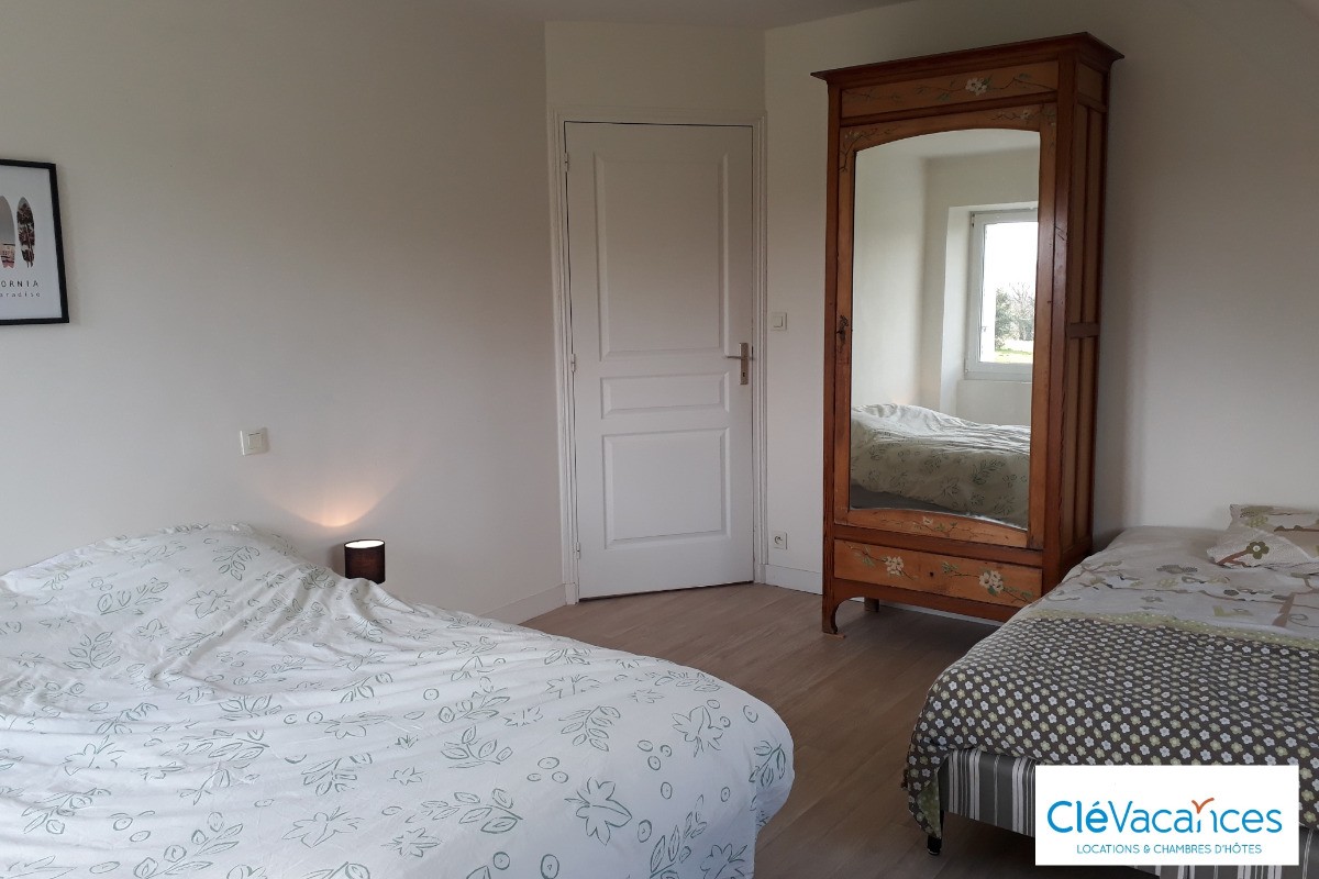 Maison indépendante 5 minutes (voiture de la plage) 8/9 personnes - Matignon - Côtes d'Armor - Bretagne - chambre