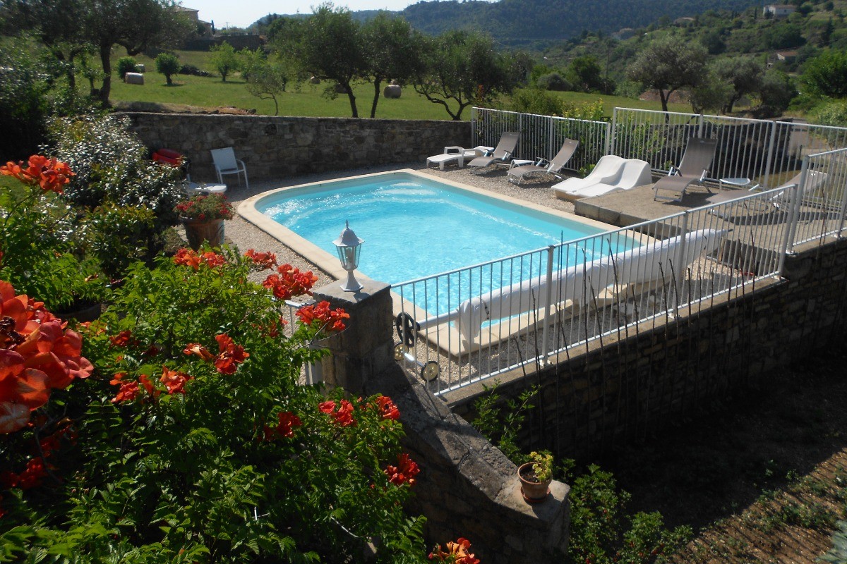 Piscine au brome
