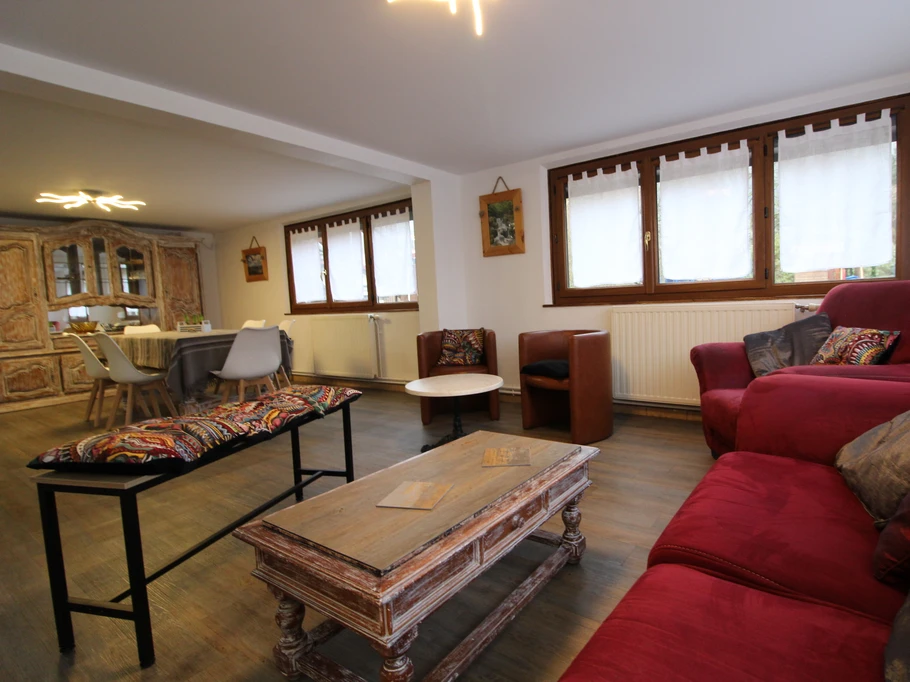 Salon/ séjour - Gîte La Moselotte à Saulxures-sur-Moselotte – Proche Lac & Voie Verte