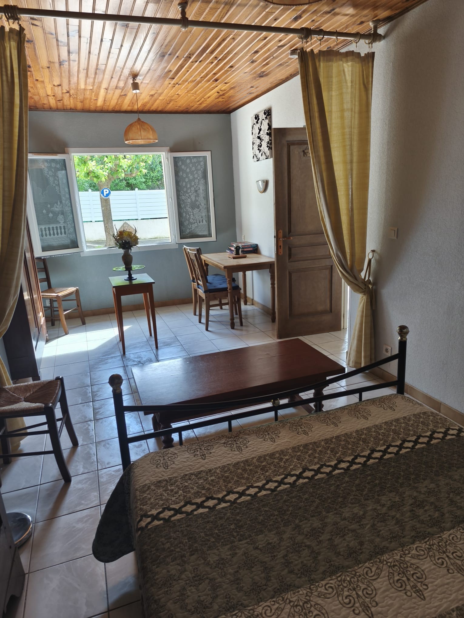 sitting area