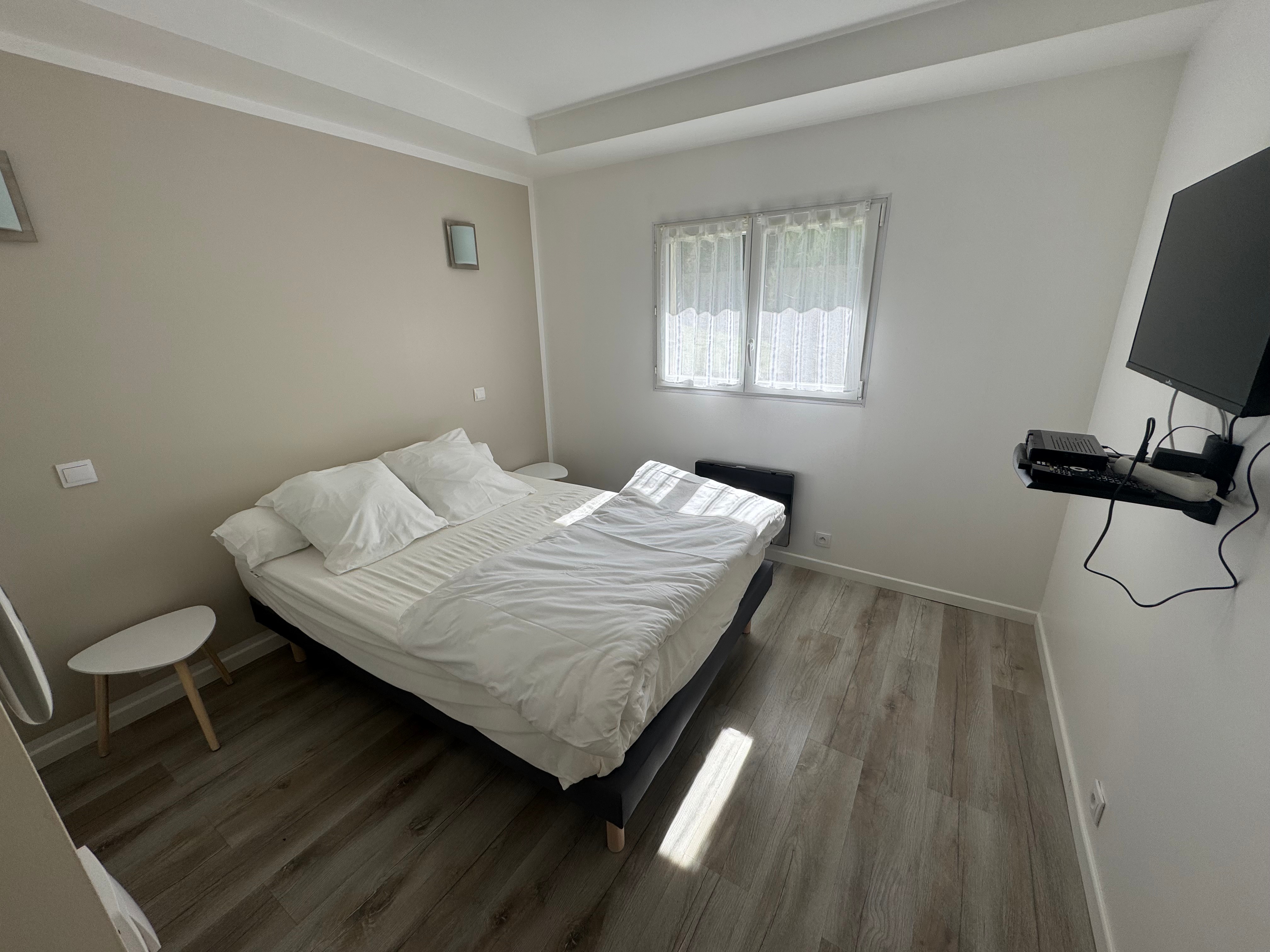 Chambre 2 (lit 140cm)