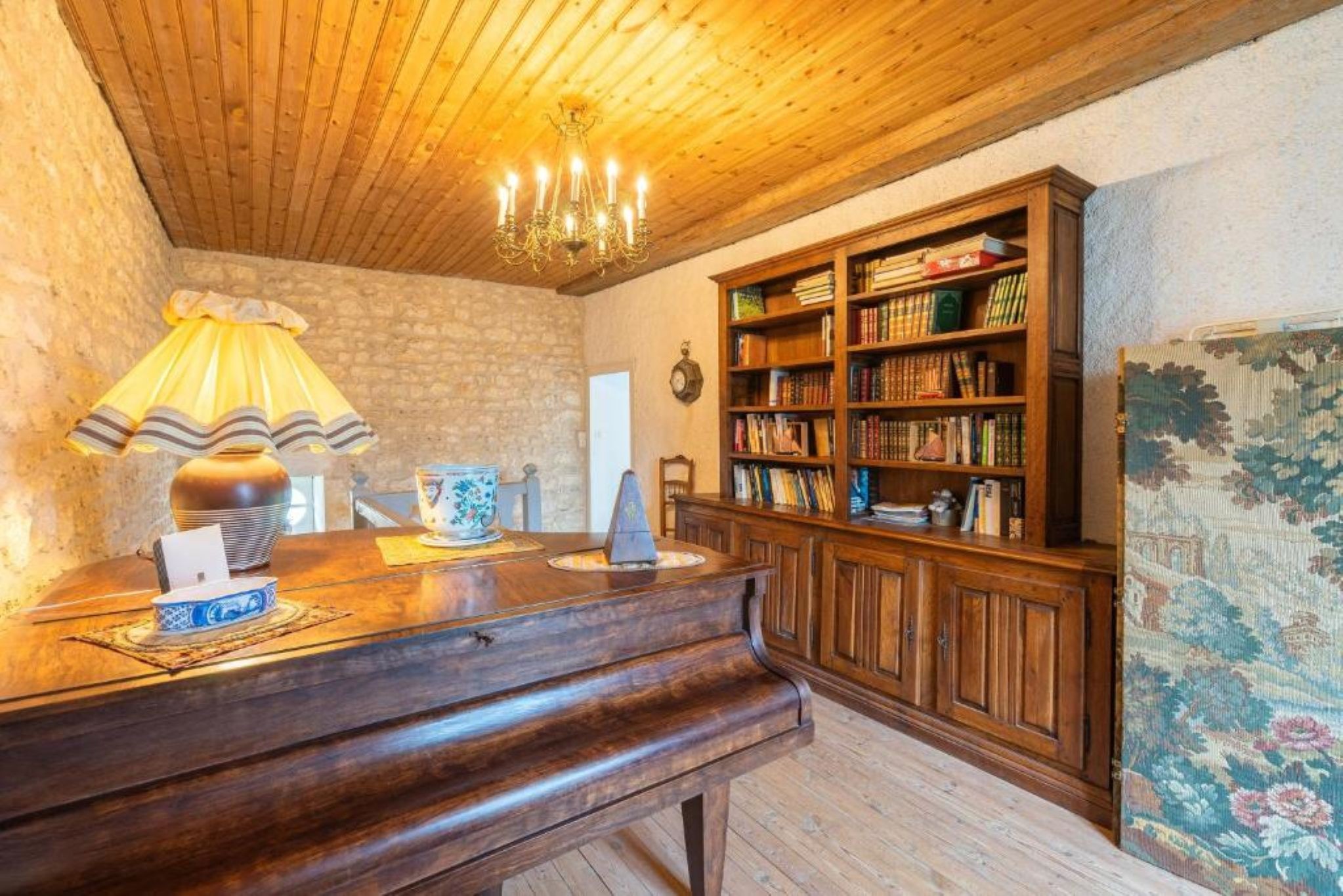 Au 1er étage, sur le palier