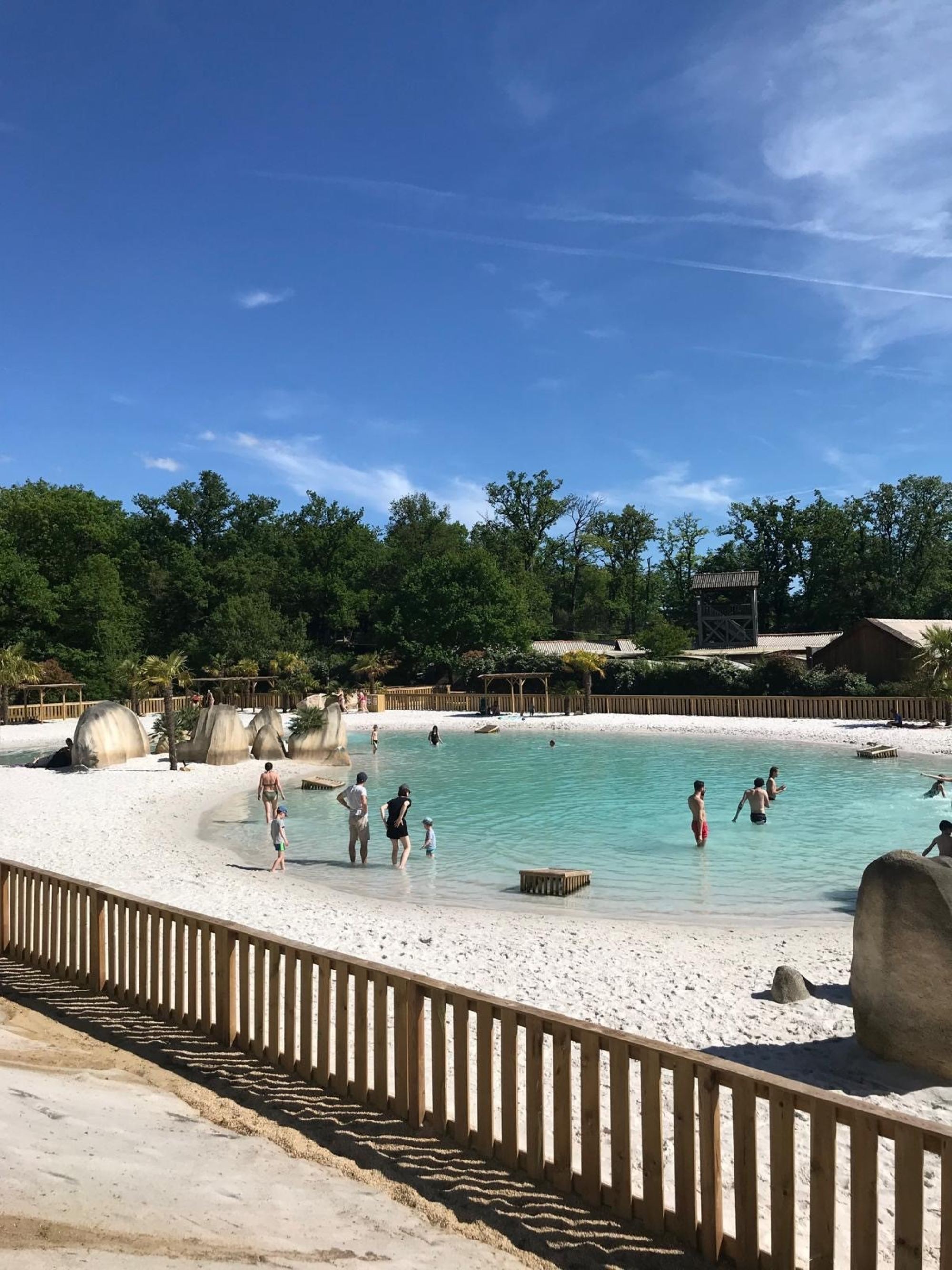 Défi Planet', hébergements insolites, à Dienné, Vienne