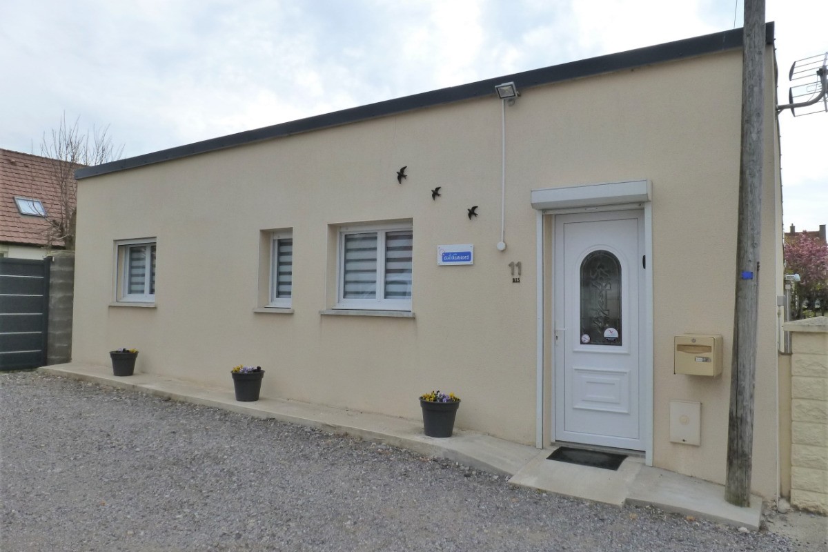 Façade du "Gîte Les Hirondelles"