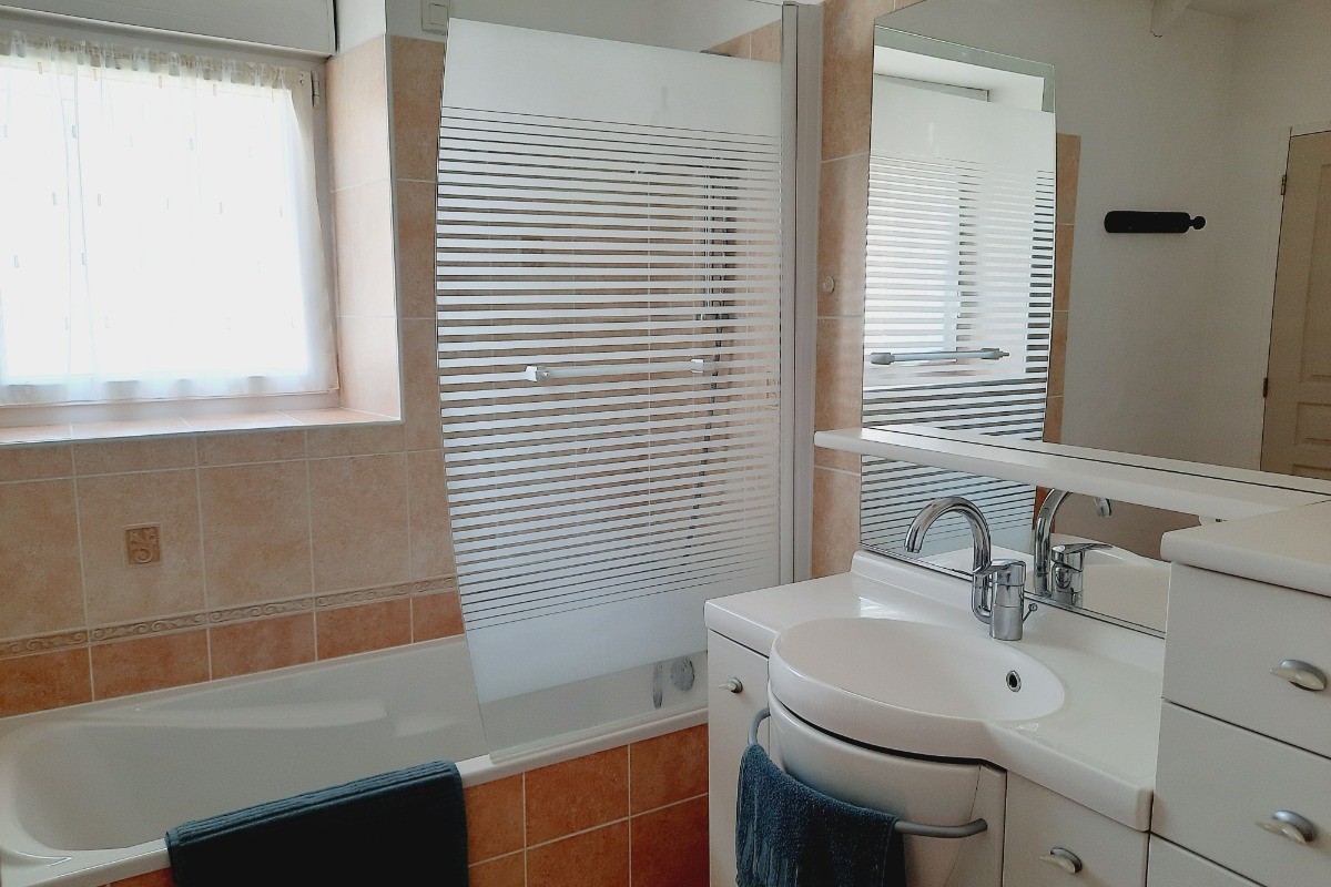 Votre salle de bain, spacieuse