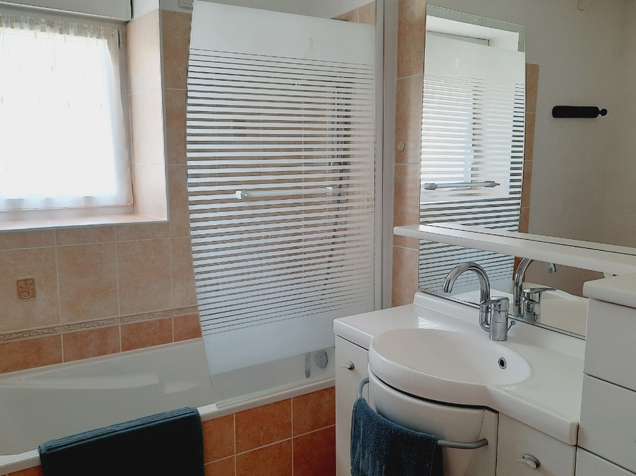 Votre salle de bain, spacieuse