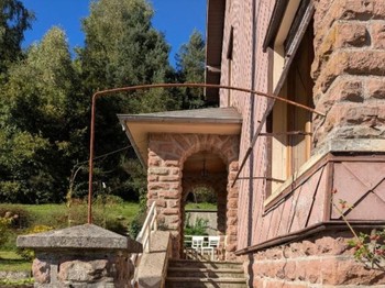 Perron entrée des hôtes