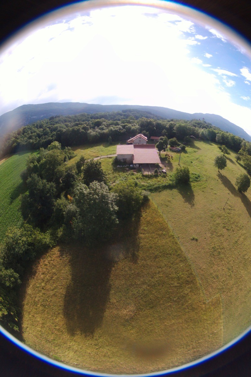 Environnement sans voisinage du gîte