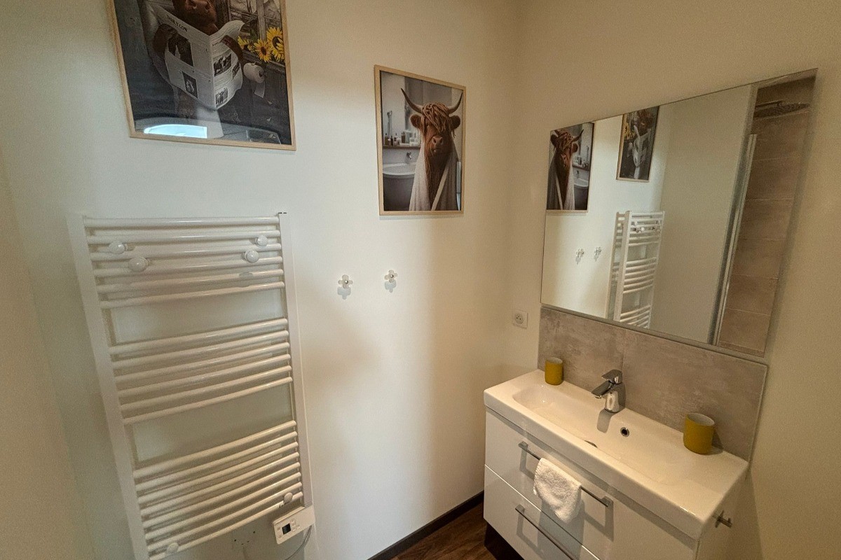 Salle d'eau de la suite parentale