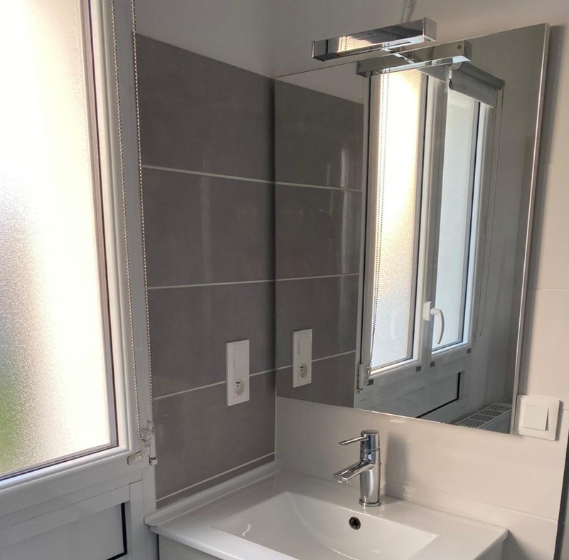 Location Clévacances, MAISON 6 PERSONNES - PERROS-GUIREC - 1 km PLAGE - COTES D'ARMOR - BRETAGNE - salle de bain