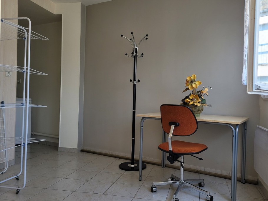 MARRELEC, location, Clévacances, Paimpol, proximité port et commerces, pièce indépendante avec espace bureau