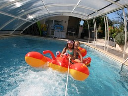 La nage à contre courant.