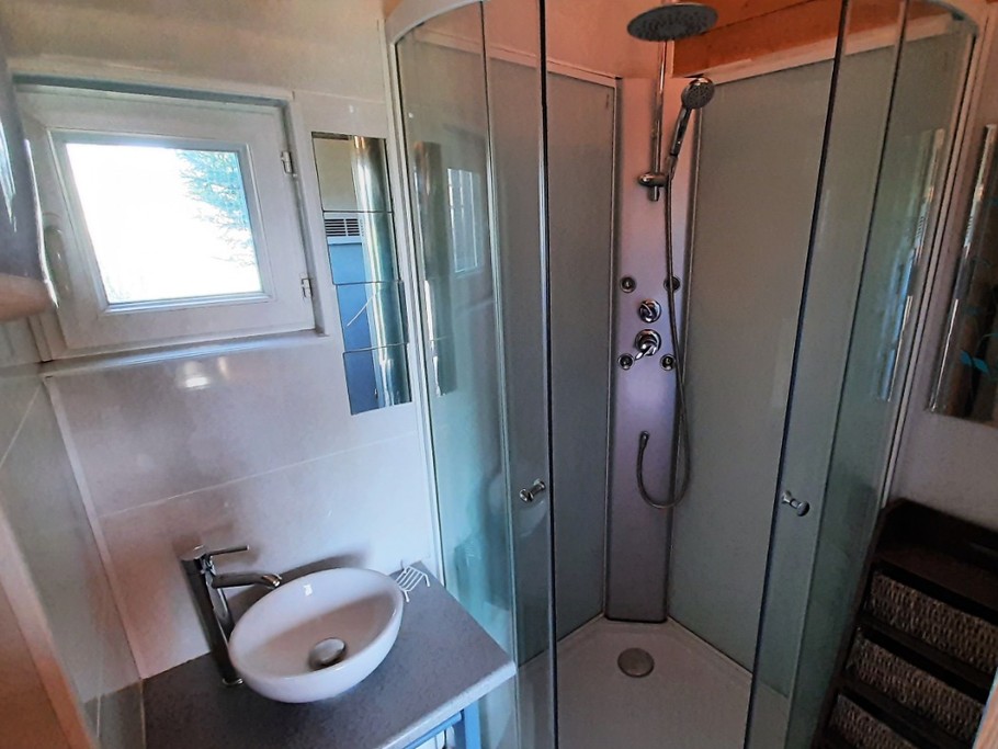 Extension - Les Noisetiers - chambre double avec SDE-WC privatifs et attenants à la chambre