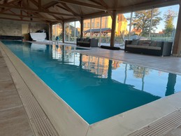 la piscine intérieure