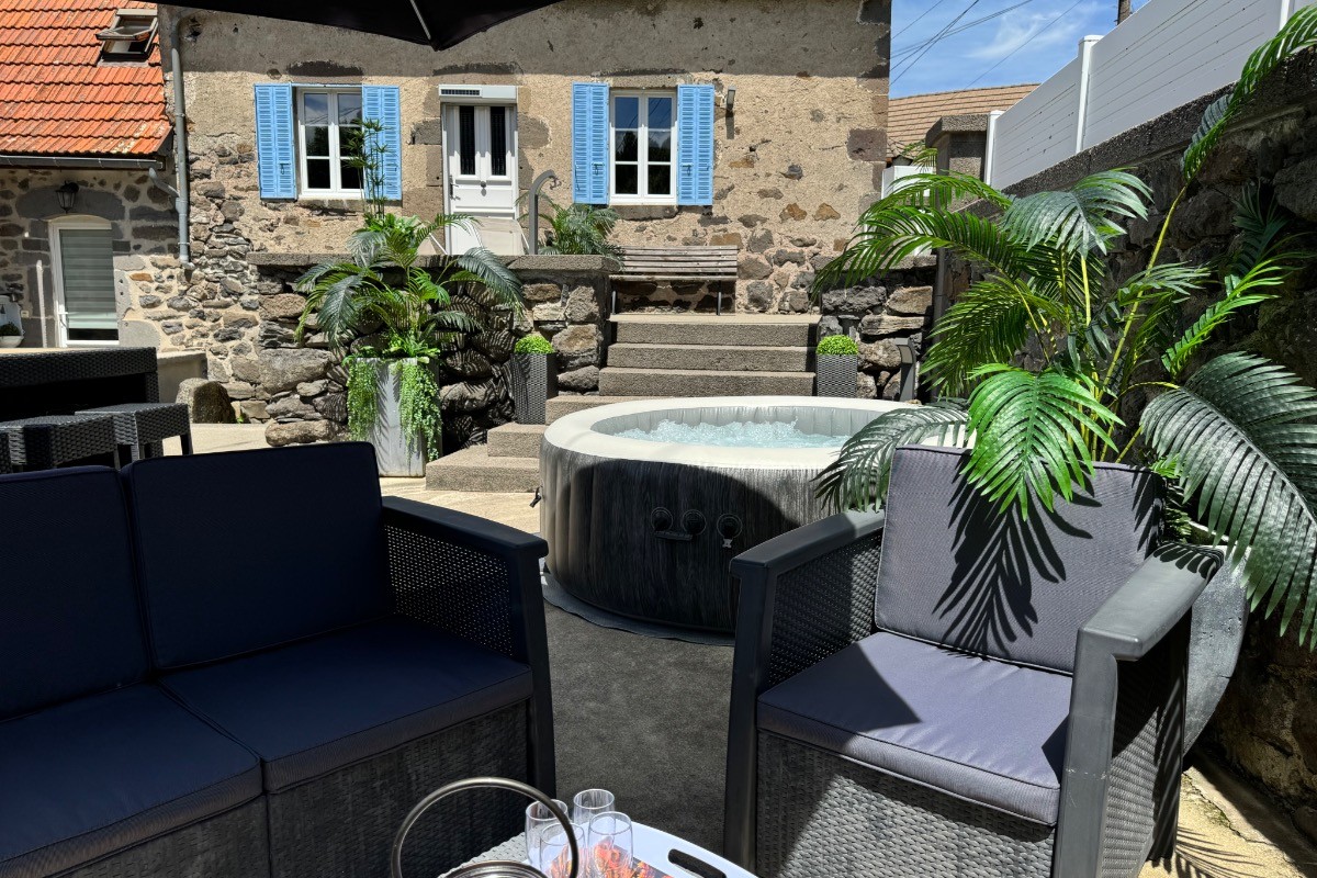 Salon de jardin avec le SPA