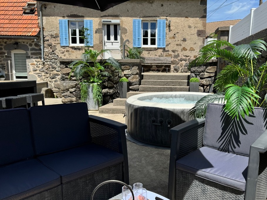 Salon de jardin avec le SPA
