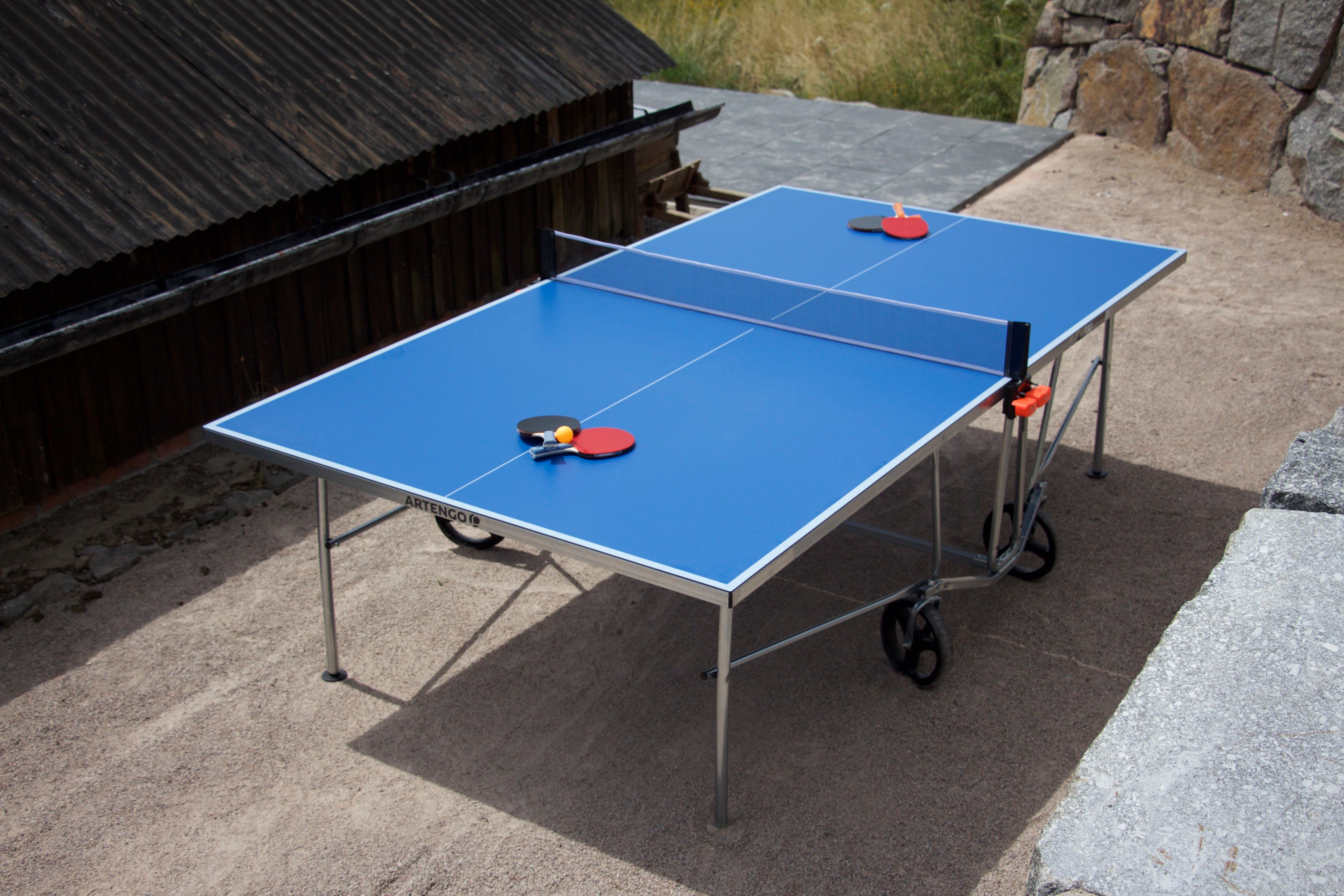 Table tennis and pétanque for a good time!