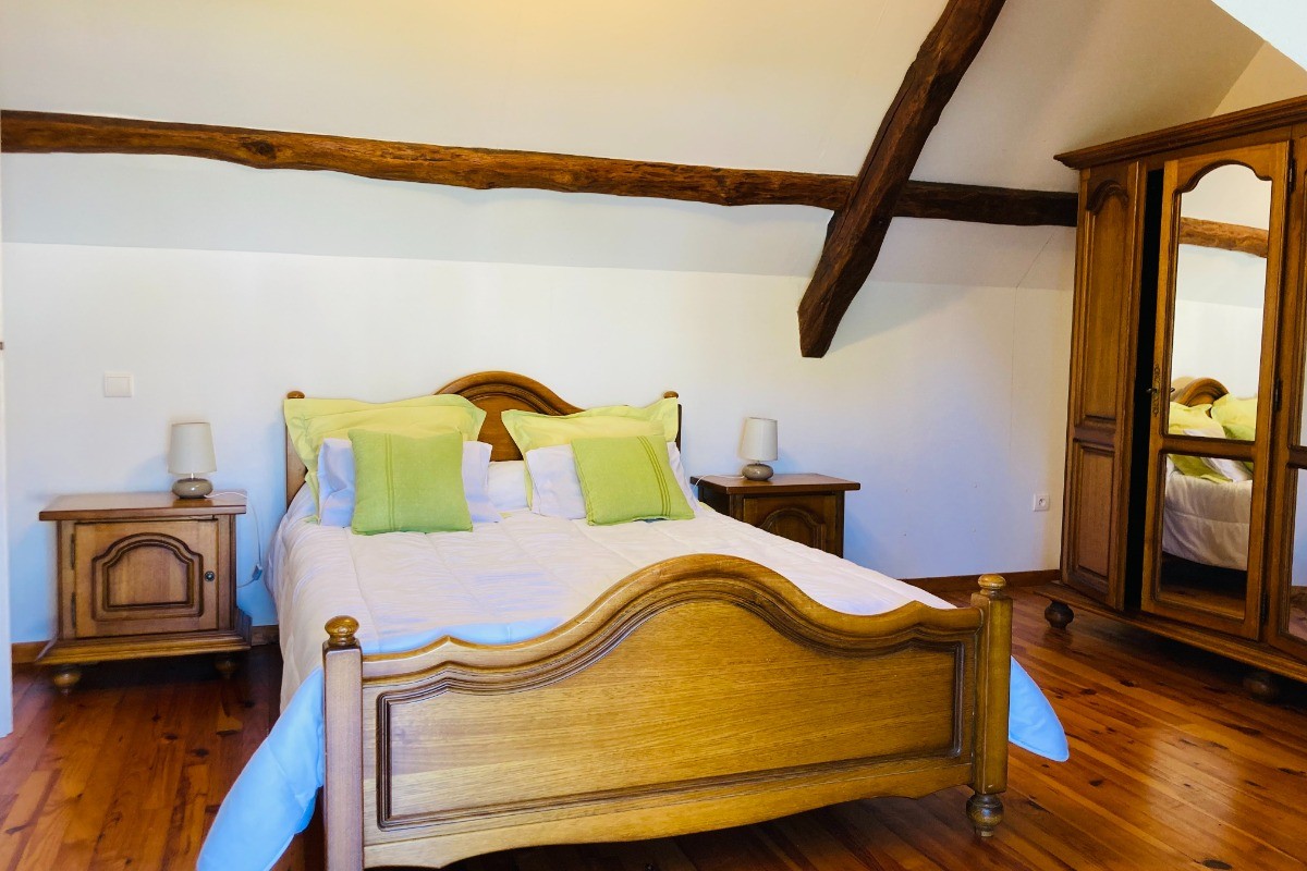 Etage - Chambre avec un lit double et un lit simple