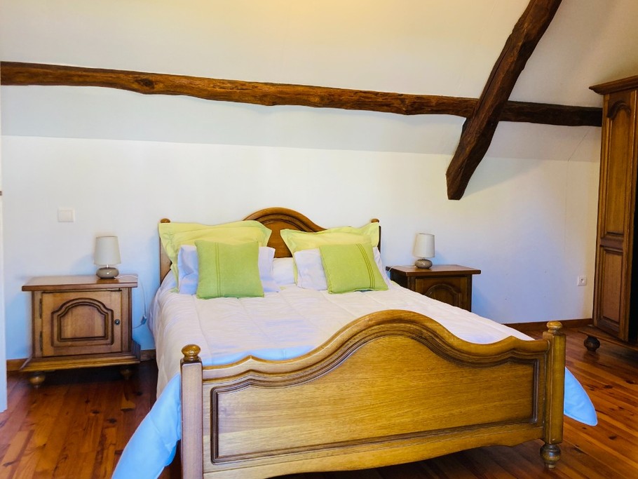 Etage - Chambre avec un lit double et un lit simple