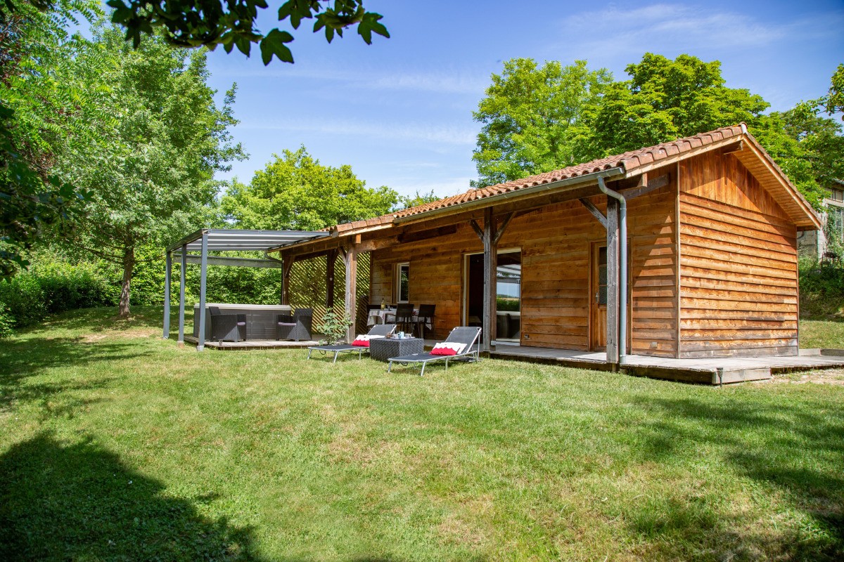 Chalet Cèdre avec spa privatif :  idéal pour un week-end ou pour vos vacances !