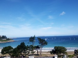 Cet été, la plage vue depuis la chambre